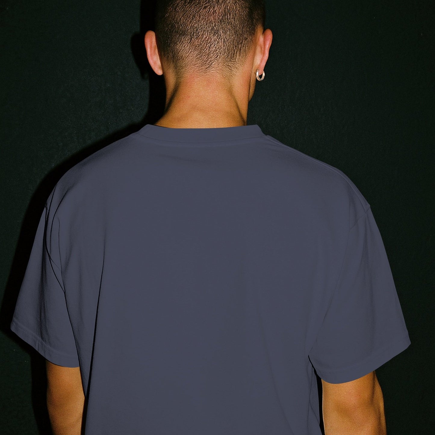Camiseta original Mira Que Guau con perro en traje y actitud graciosa