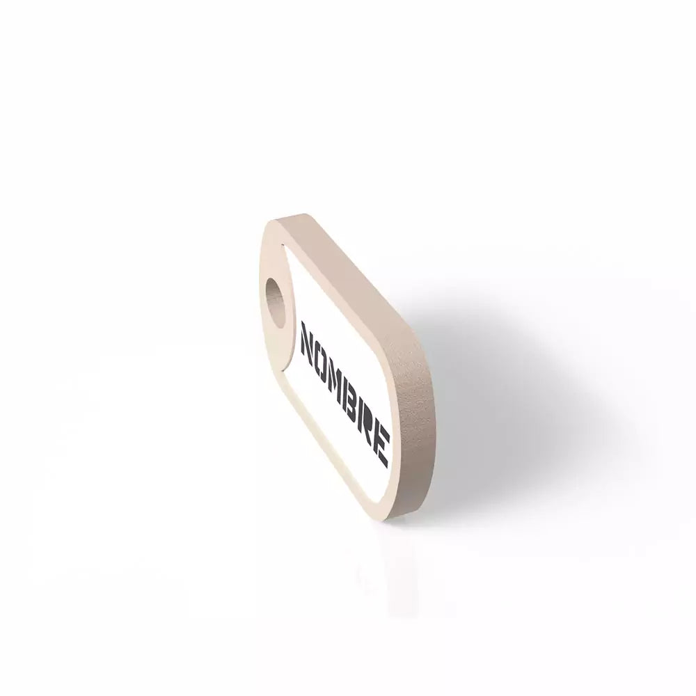 Chapita de forma militar tono madera