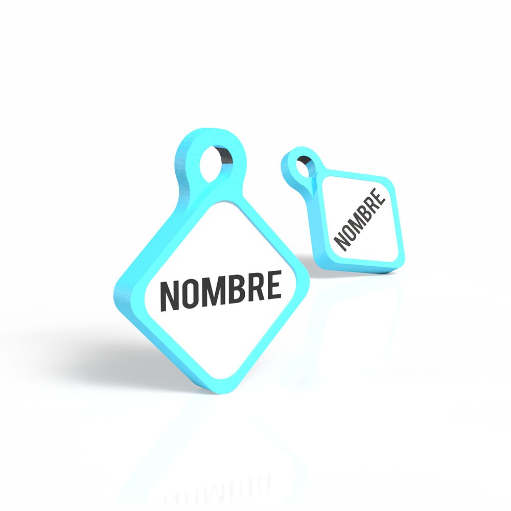Chapita con forma de rombo scooby azul cielo