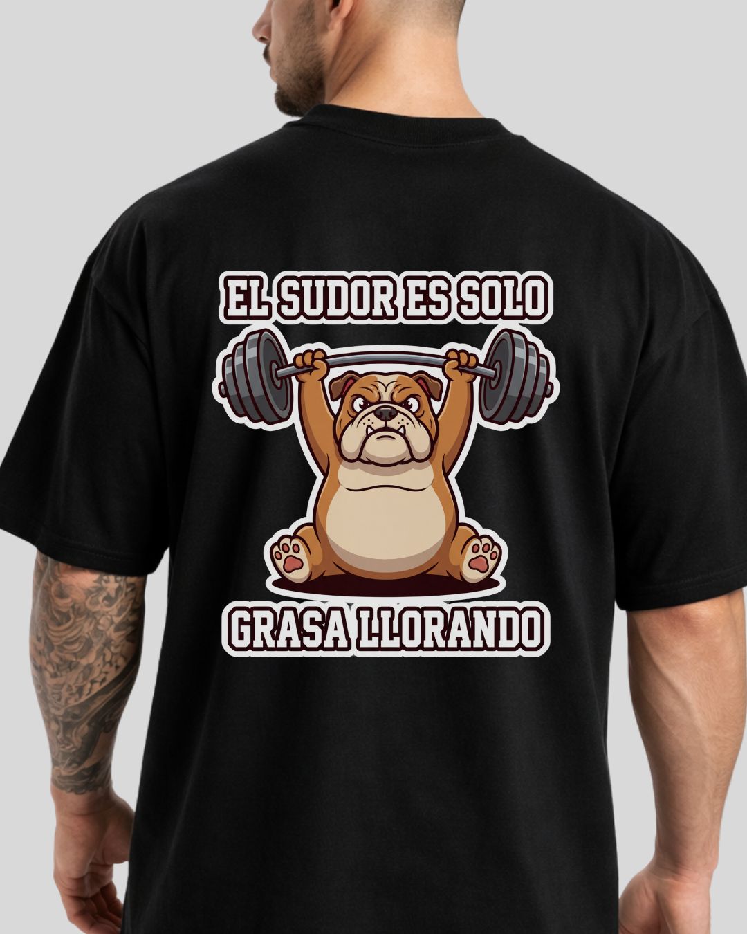 Camiseta Oversize Unisex Negra “El sudor es solo grasa llorando” Mira Qué Fit